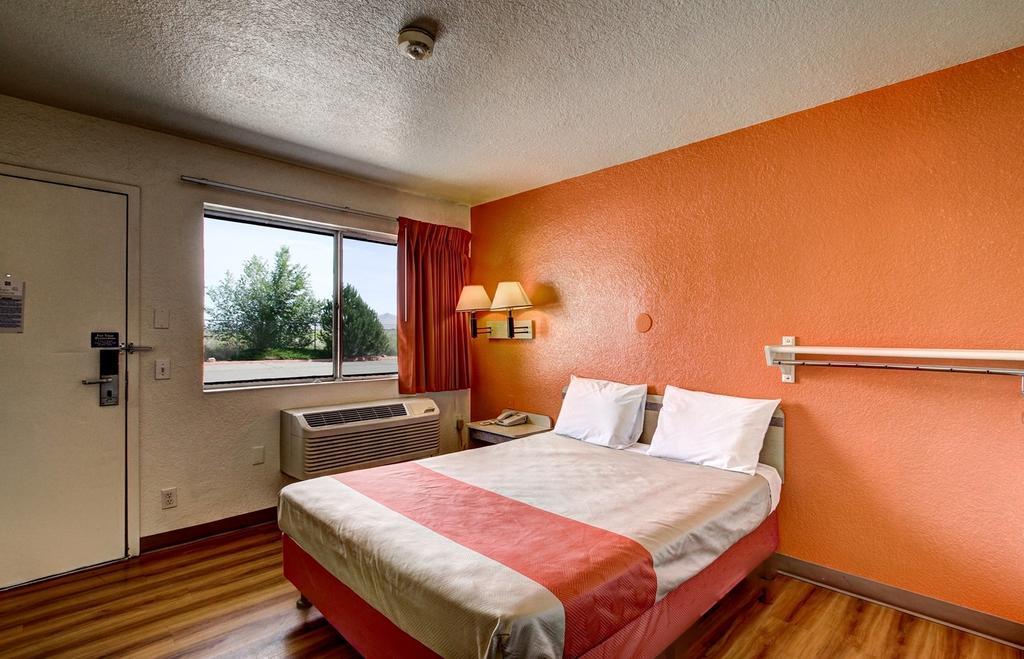 Motel 6 Wells Exterior photo