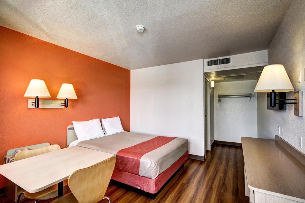 Motel 6 Wells Exterior photo