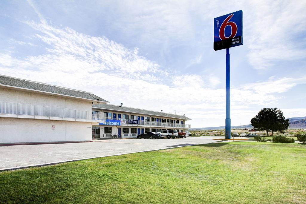 Motel 6 Wells Exterior photo
