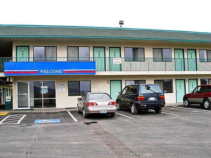 Motel 6 Wells Exterior photo