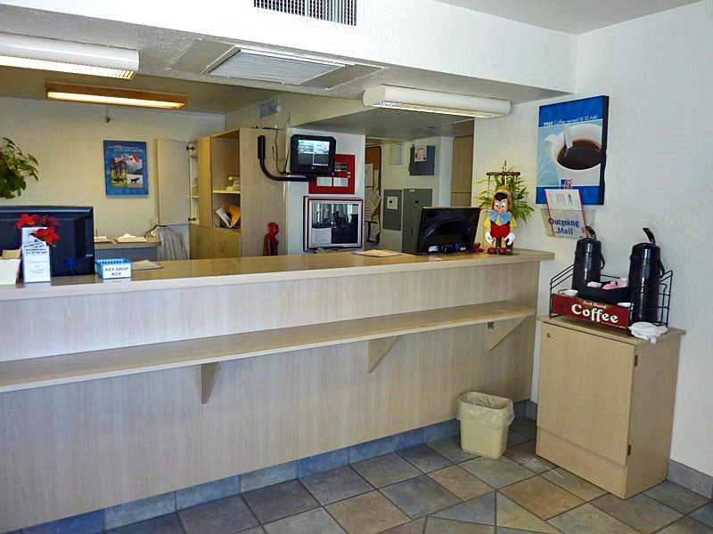 Motel 6 Wells Interior photo